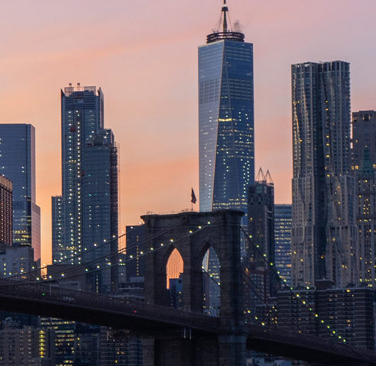 マンハッタンサンセット。ゴールデンアワー。美しいニューヨークのスカイライン